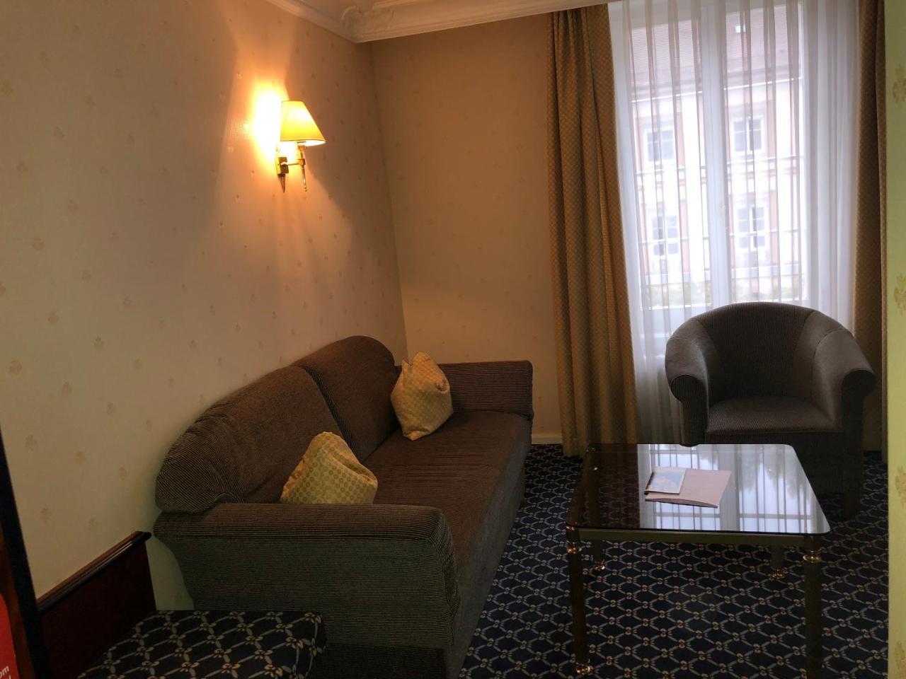 Mokni'S Palais Hotel & Spa Bad Wildbad Exteriör bild