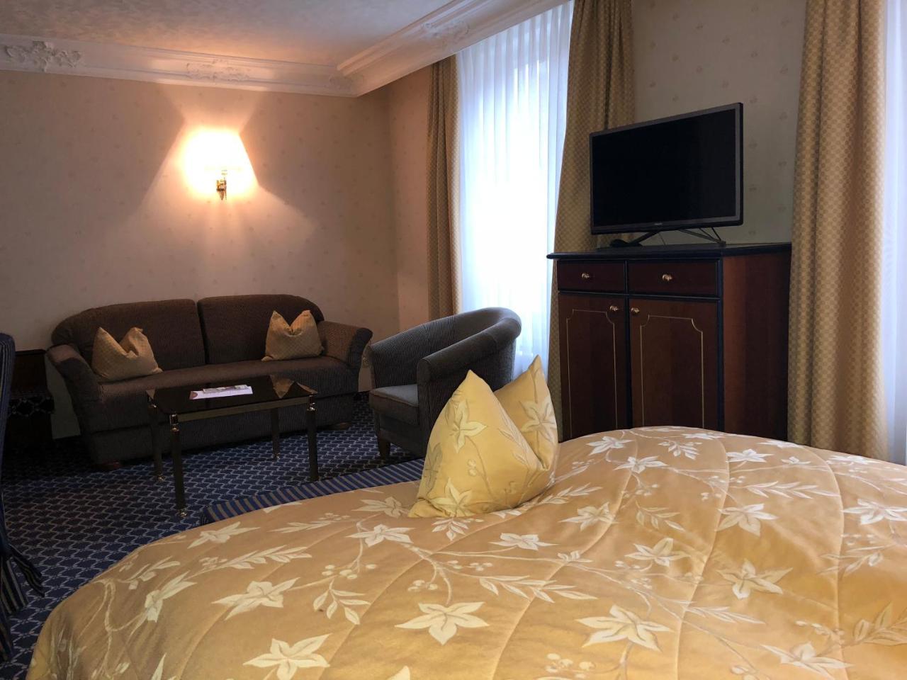 Mokni'S Palais Hotel & Spa Bad Wildbad Exteriör bild